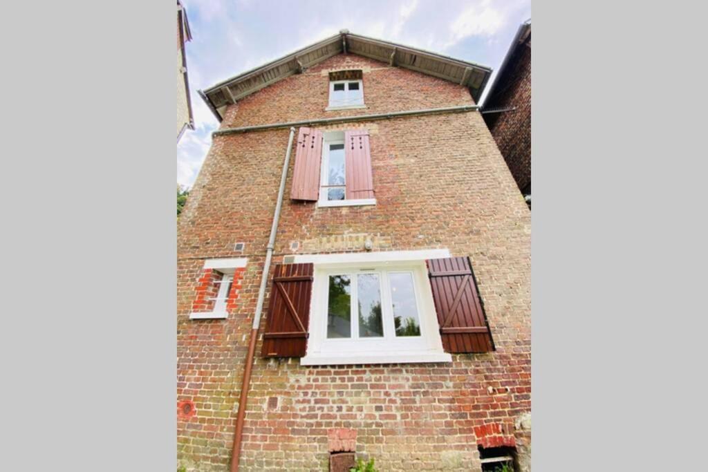 Appartement Cosy Avec Jardin Chaleureux Laon Dış mekan fotoğraf